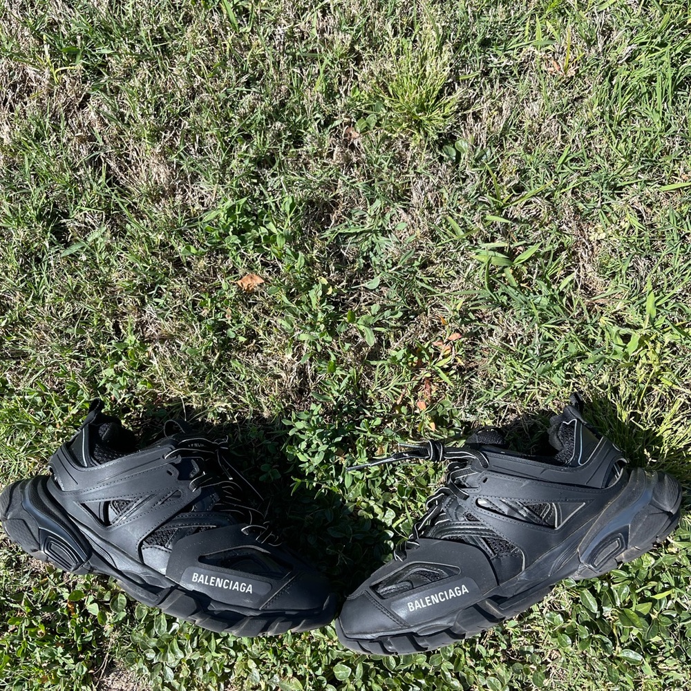 USED BALENCIAGA TRACKS ( NOT LED)